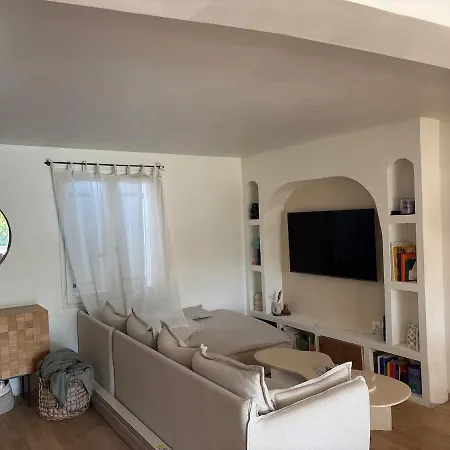 Hébergement de vacances Maison Au Calme Avec Piscine Bormes-les-Mimosas