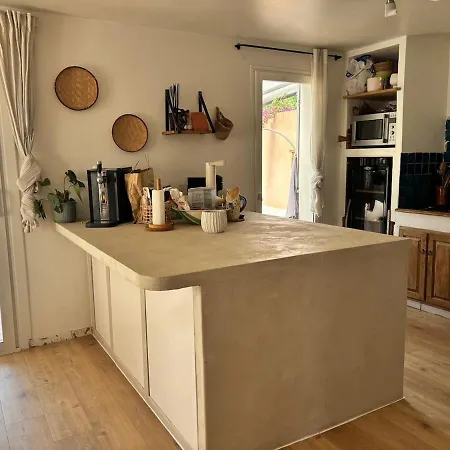 Maison Au Calme Avec Piscine Hébergement de vacances *